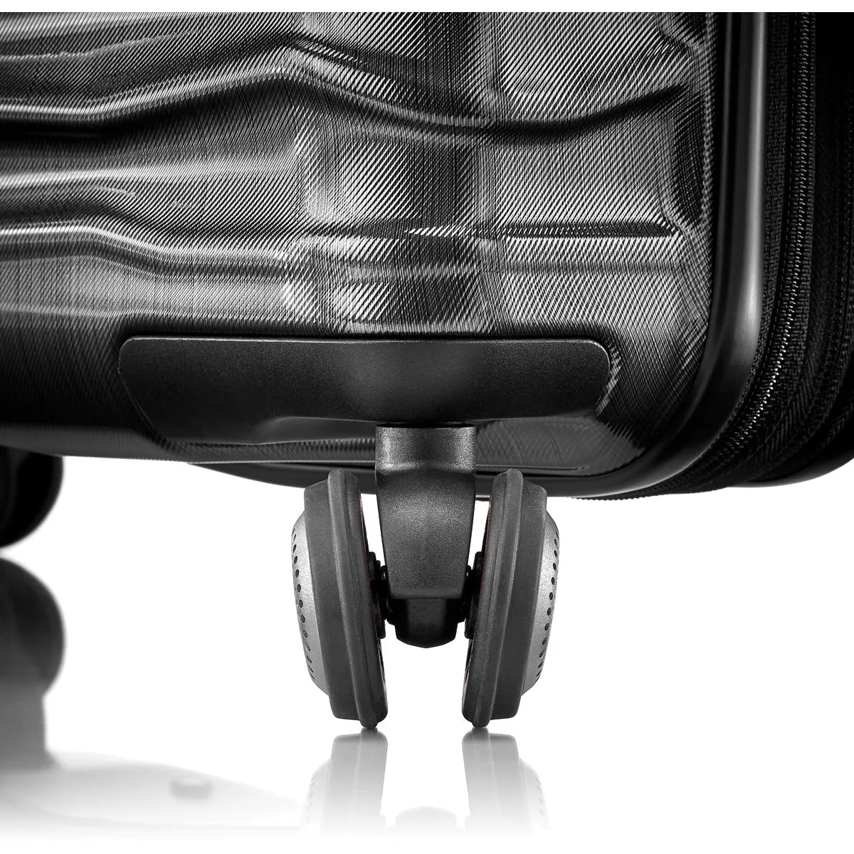 Samsonite Stryde 22X14X9 Carry On Glider
